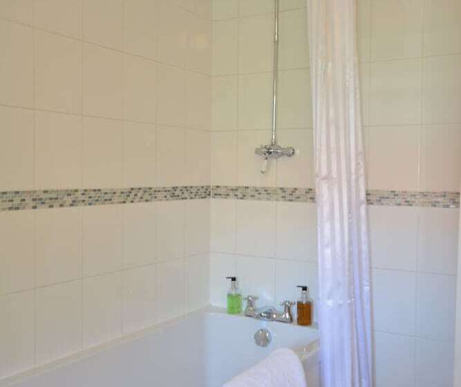 חדר סטנדרט, The Dolphin Inn