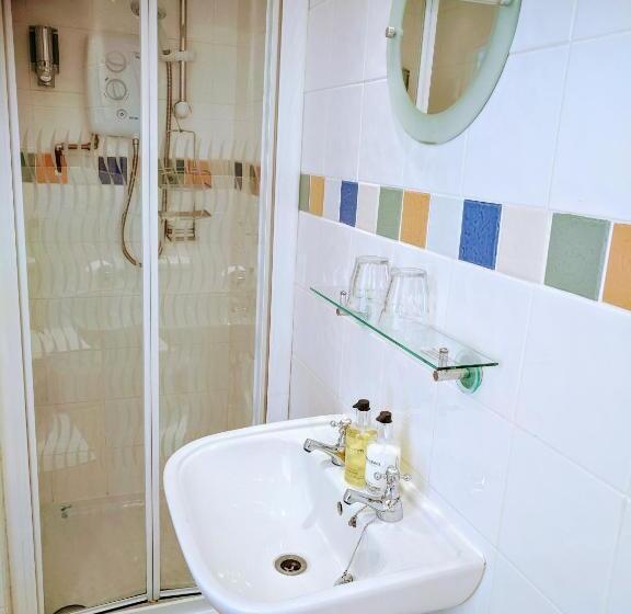 수피리어 룸, Craigwell