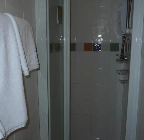 Standard Yhden Hengen Huone, Craigwell