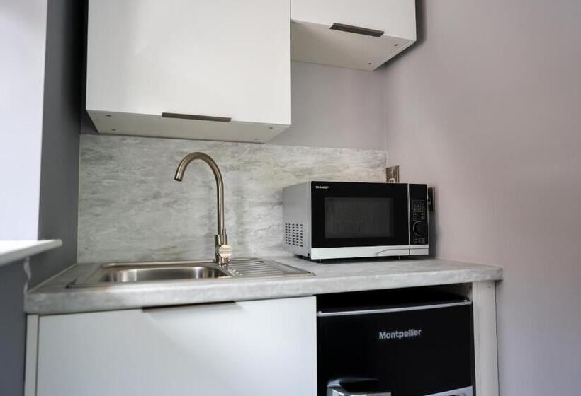 キングサイドベッドのスタンダードワンルーム, The Cransley By Grandeur Property