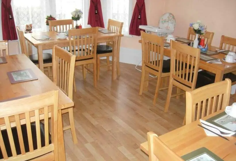 スタンダードトリプルルーム, Longfield Guest House