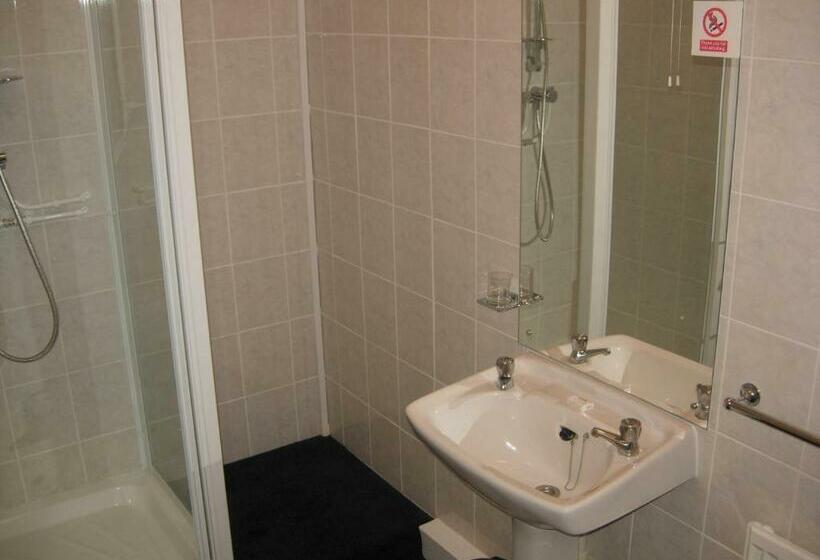 Номер Стандарт Трехместный, Longfield Guest House