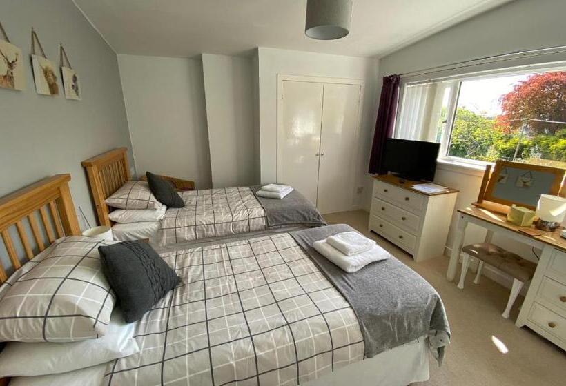 Номер Стандарт, Stables Guest House