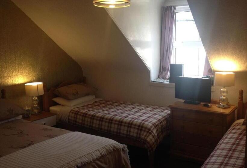 اتاق چهار تخته با دستشویی مشترک, Tanglin Guest House