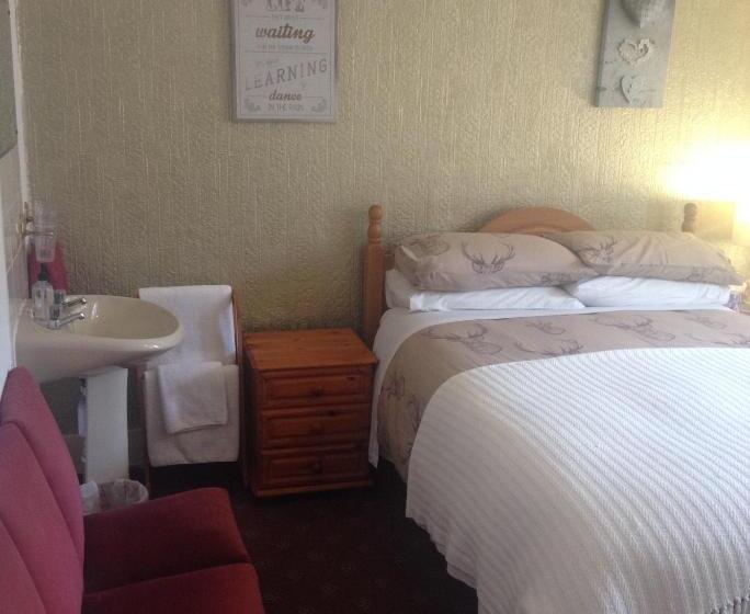 اتاق چهار تخته با دستشویی مشترک, Tanglin Guest House