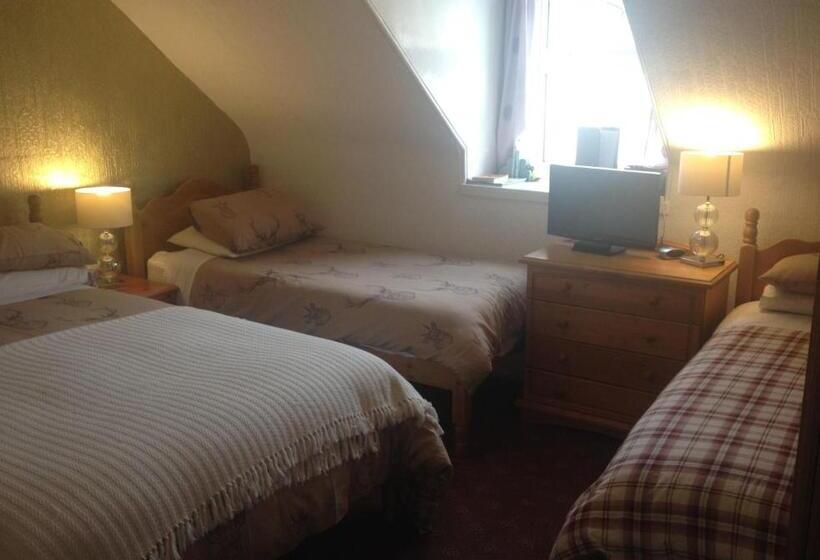 اتاق چهار تخته با دستشویی مشترک, Tanglin Guest House