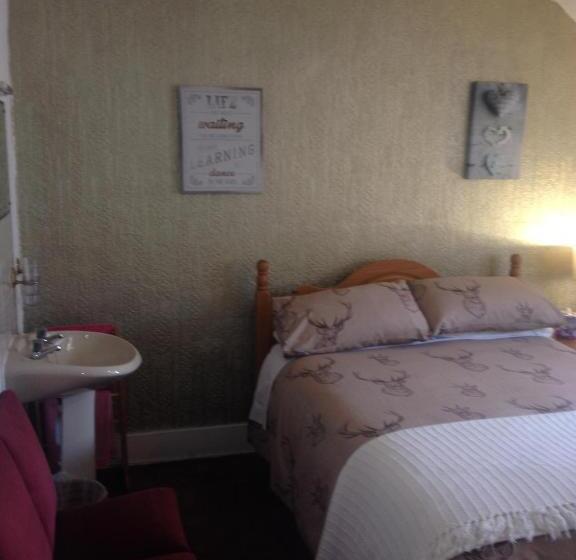 اتاق چهار تخته با دستشویی مشترک, Tanglin Guest House