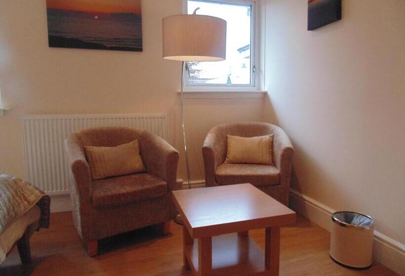 اتاق لوکس با تخت بزرگ, Woodside Guest House