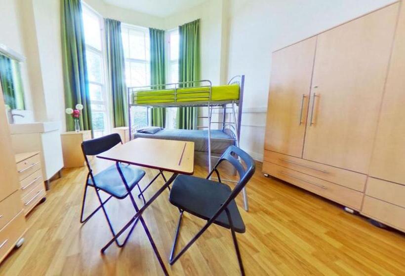 Кровать в Общей Комнате, Belsize House