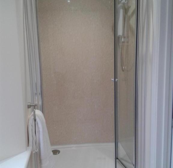 דירת חדר, The Bradworthy Inn