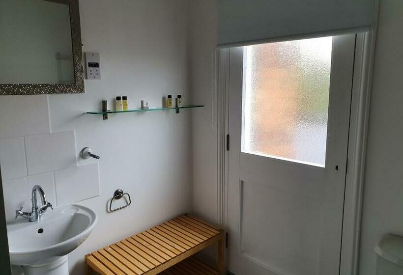 اتاق راحتی, The Flowerpot