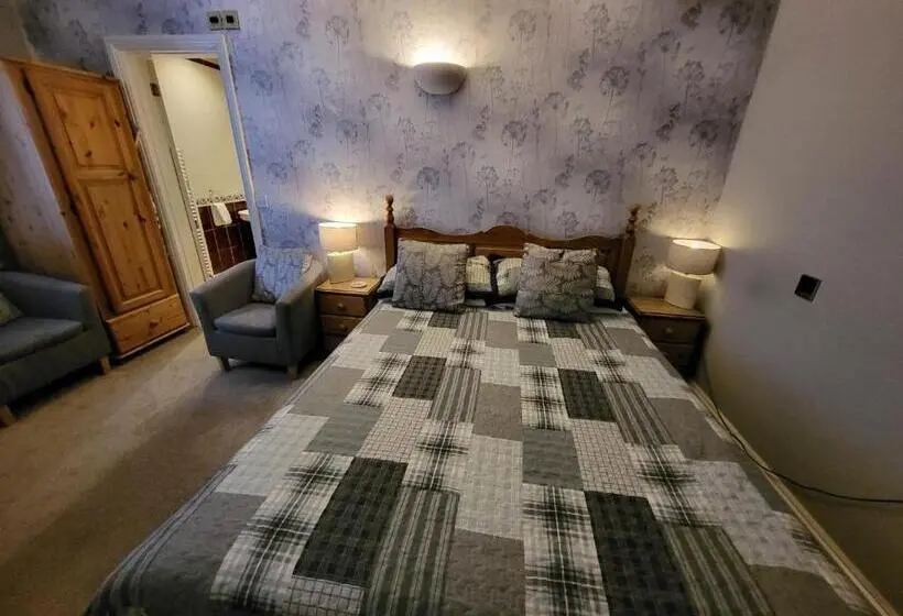 اتاق استاندارد با تخت بزرگ, The Royal Inn