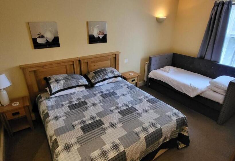 Семейный Номер, The Royal Inn