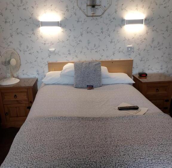 اتاق استاندارد یک نفره, Maluth Lodge