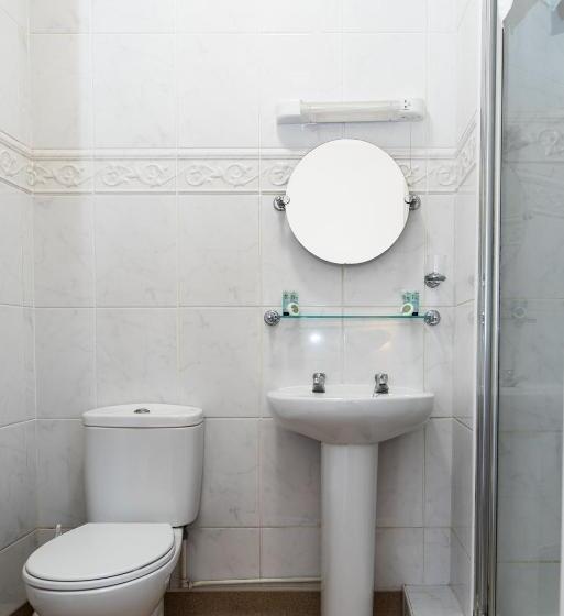 Семейный Номер, The Causeway Guest House