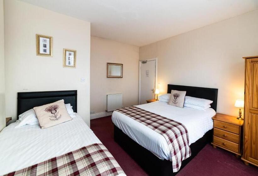 Семейный Номер, The Causeway Guest House