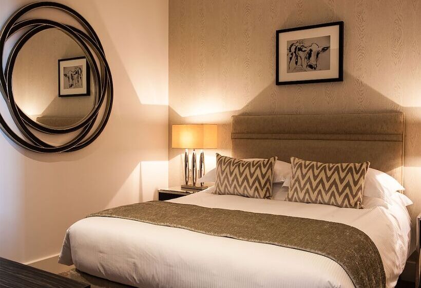 شقة غرفتين, The Halston Carlisle