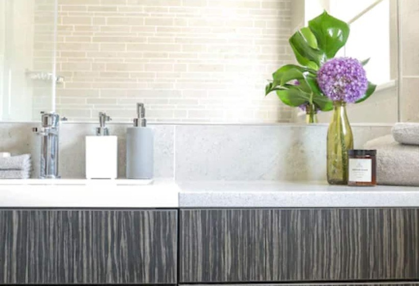 شقة غرفتين, The Halston Carlisle