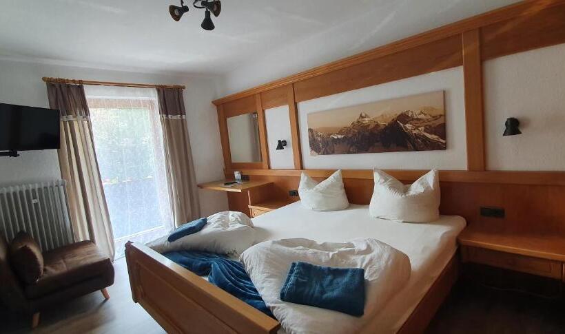 Номер Стандарт Вид на Горы, Alpenlandhaus