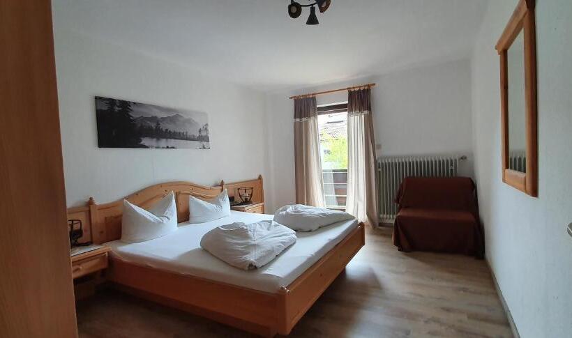 マウンテンビューファミリールーム, Alpenlandhaus