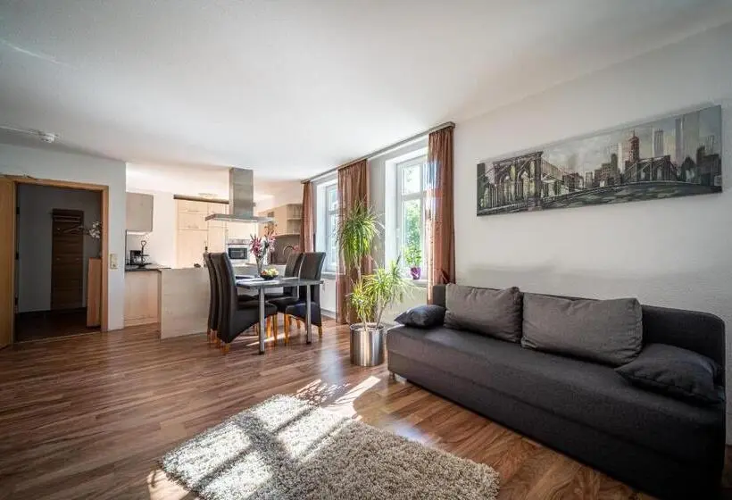 Deluxe-huoneisto 1 Makuuhuone, Murphy S Zimmer Und Apartments