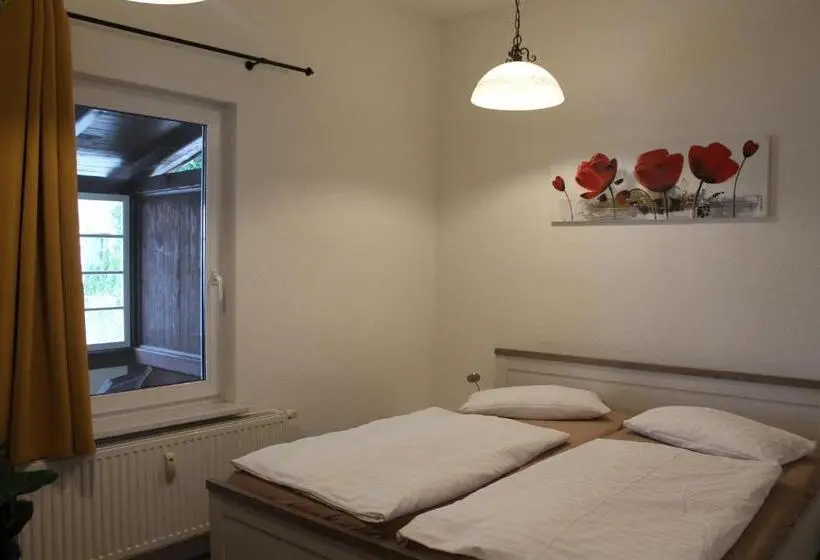 Huoneisto 1 Makuuhuone Parveke, Murphy S Zimmer Und Apartments