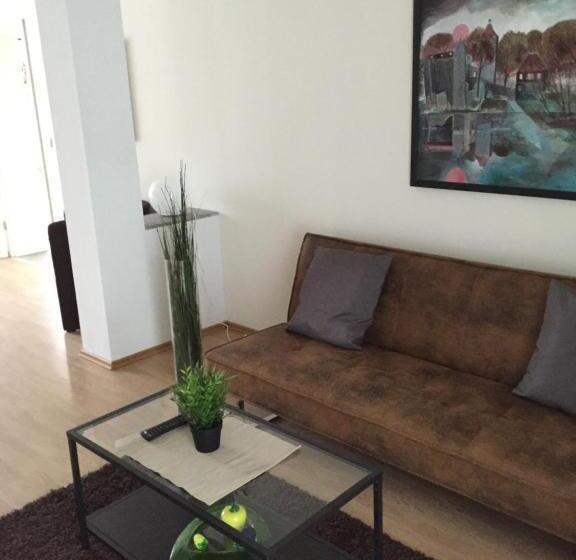 جناح, Engels Hof