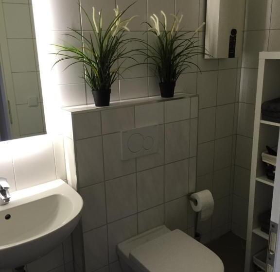 جناح, Engels Hof