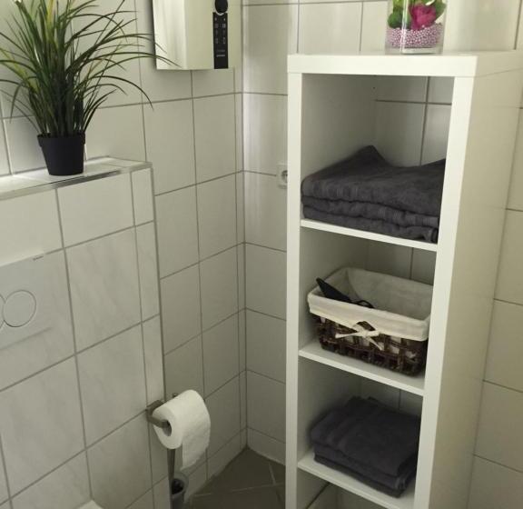 جناح, Engels Hof