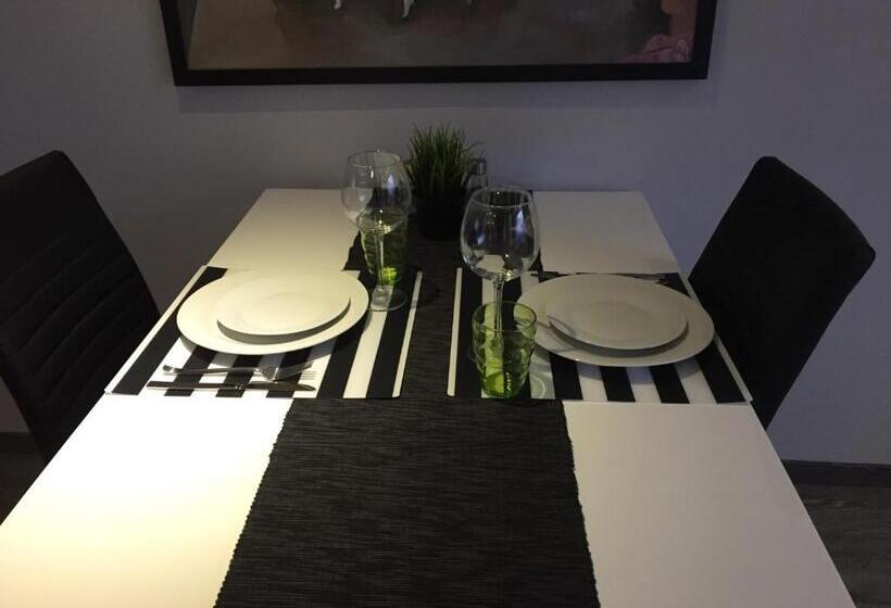 شقة غرفة واحدة, Engels Hof