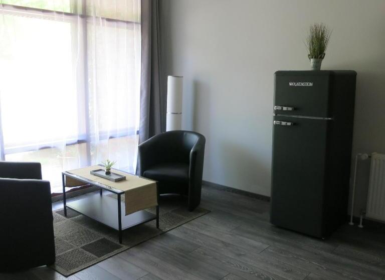 شقة غرفة واحدة مزودة بتراس, Engels Hof