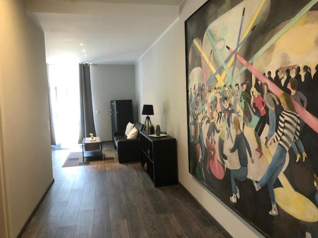 إستوديو قياسى مزودة بتراس, Engels Hof