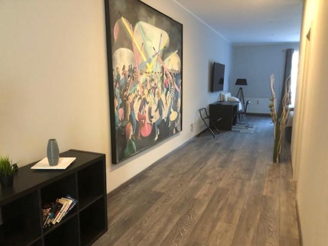 إستوديو قياسى مزودة بتراس, Engels Hof