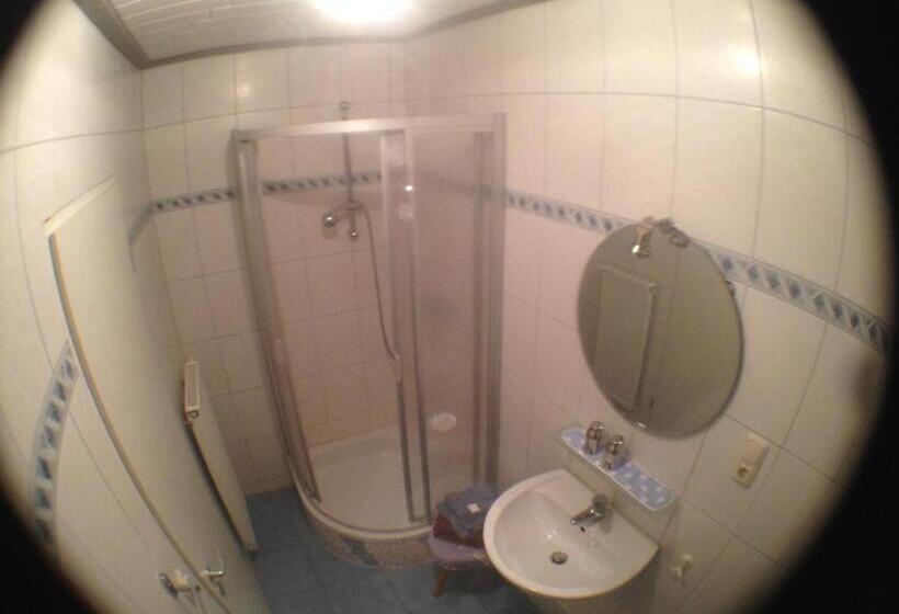 Номер Стандарт, Gästehaus Burg Molbach