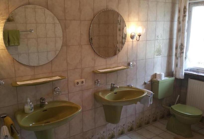 Номер Стандарт с Балконом, Villa Bergkristall