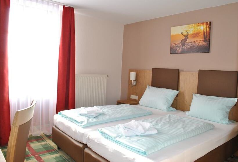 スタンダード４人部屋, Gasthof Kampenwand Bernau