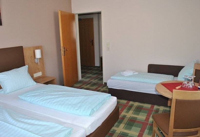 スタンダードトリプルルーム, Gasthof Kampenwand Bernau