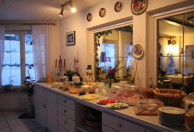 חדר סטנדרט לשלושה, Gasthof Schwarzwaldtanne