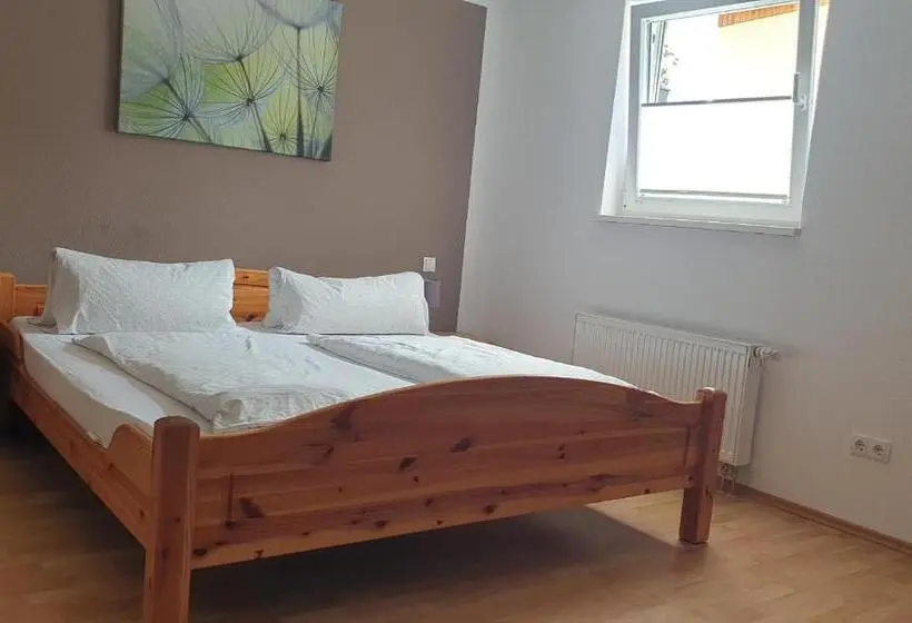 Standard Neljän Hengen Huone, Gästehaus Sibylle