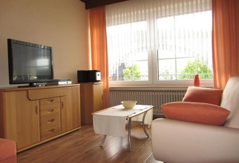 带1个卧室的带阳台的公寓, Wein & Gästehaus Rosenlay