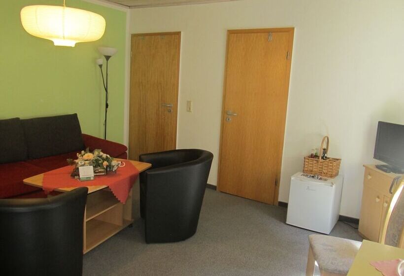 غرفة عائلية, Pension Mahrets Puppenstube