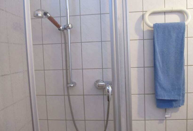 Семейный Номер, Pension Mahrets Puppenstube