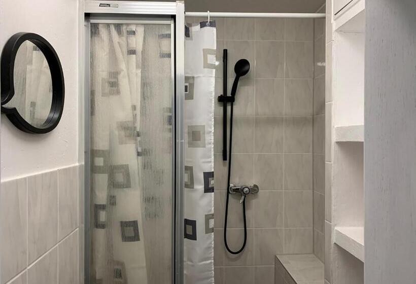 غرفة أساسية ثلاثية, Belle Vue Apartrooms