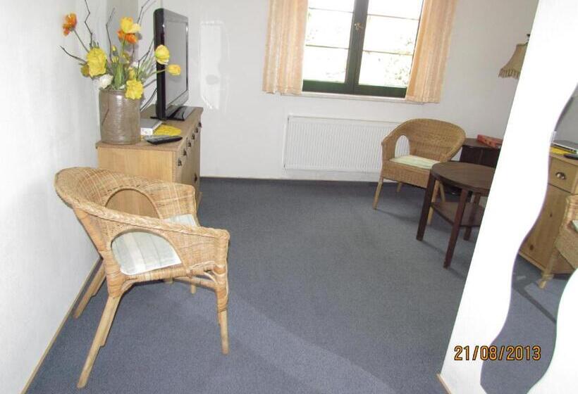 コンフォートルーム, Kleine Pension