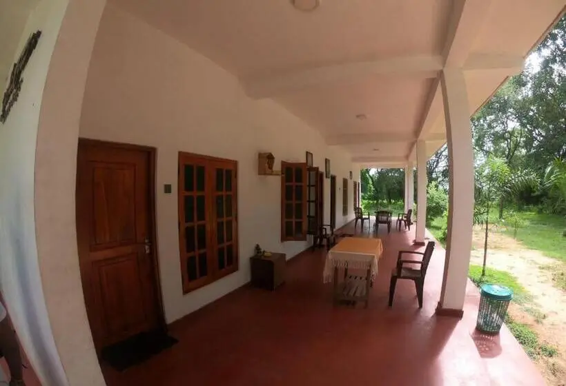ファミリールーム, Punkalasa Tourist Lodge