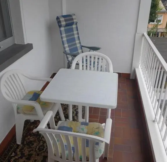 Huoneisto 2 Makuuhuonetta, Pension Schneider