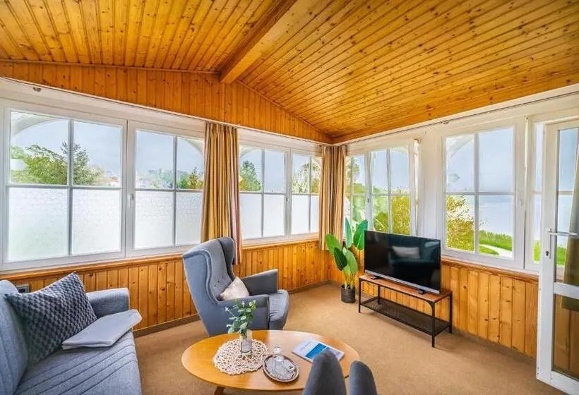 اتاق خانوادگی, Pension Villa Seefrieden