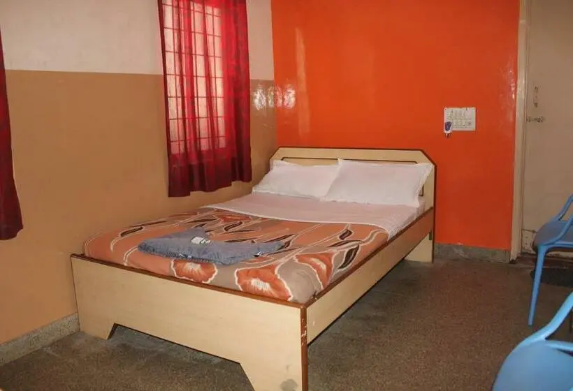 Chambre Deluxe, Santosh Lodge