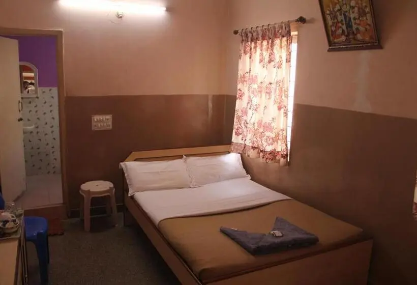 Chambre Economy, Santosh Lodge