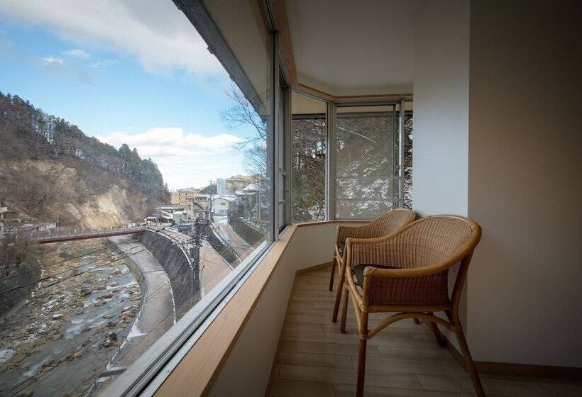家庭间, Yumori Onsen Hostel